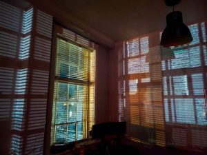 sun blocking window blinds